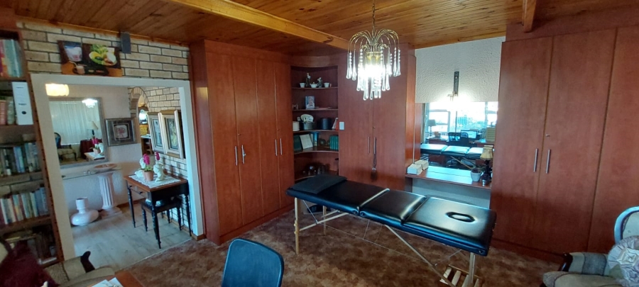 5 Bedroom Property for Sale in Wavecrest Eastern Cape